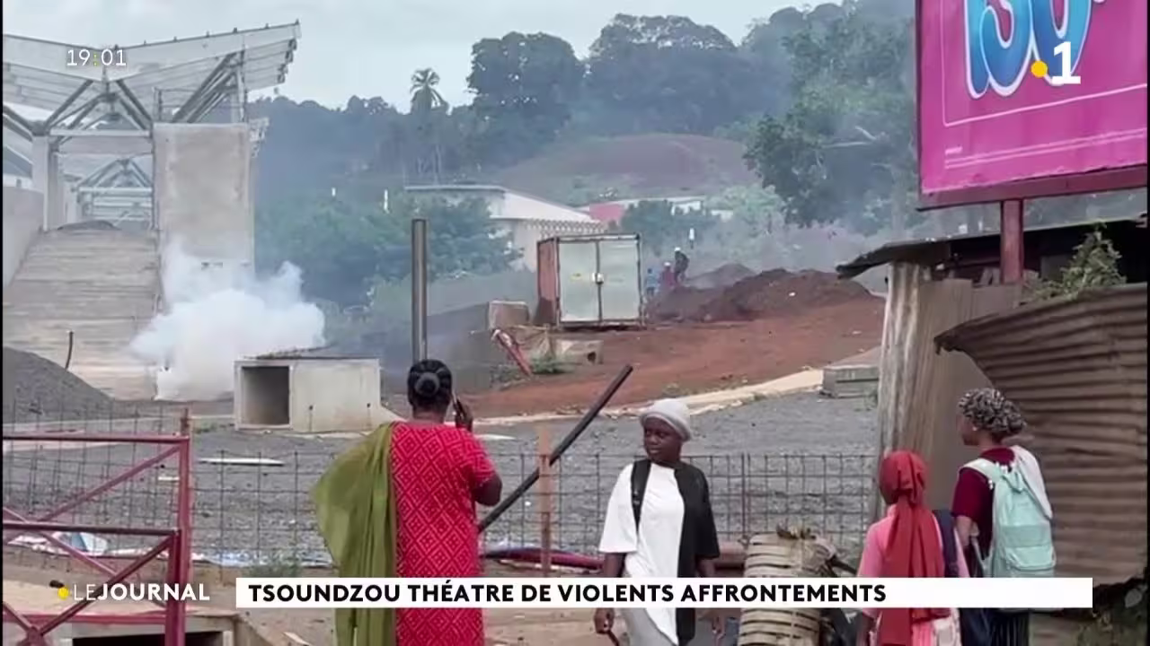 Nouvelle Première ministre du Népal en action