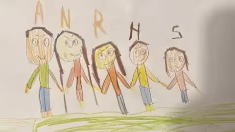 La dernière photo de Sara de sa famille avant leur quatrième tentative pour atteindre l'Angleterre.