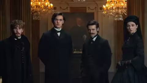 Fionn O'Shea, Louis Partridge, Anthony Boyle et Emily Fairn jouent les quatre enfants de Sir Benjamin Guinness.