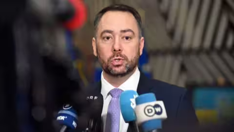 Le ministre des affaires étrangères Maxime Prévot a averti que les risques juridiques pourraient s'avérer désastreux pour la Belgique.