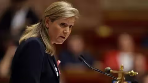 La présidente de l'Assemblée nationale, Yaël Braun-Pivet, a déclaré que M. Macron n'avait pas évoqué de nouvelles élections lors de sa conversation avec elle