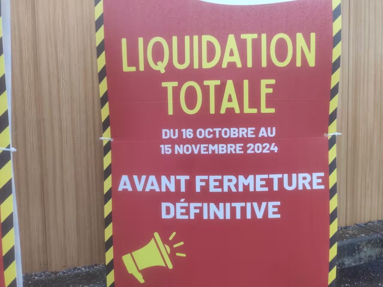 Rapport français sur l'interdiction des réseaux sociaux pour les mineurs