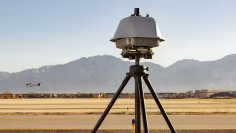 DroneShield fabrique une technologie, comme ce capteur, qui permet de détecter les drones dans le ciel.