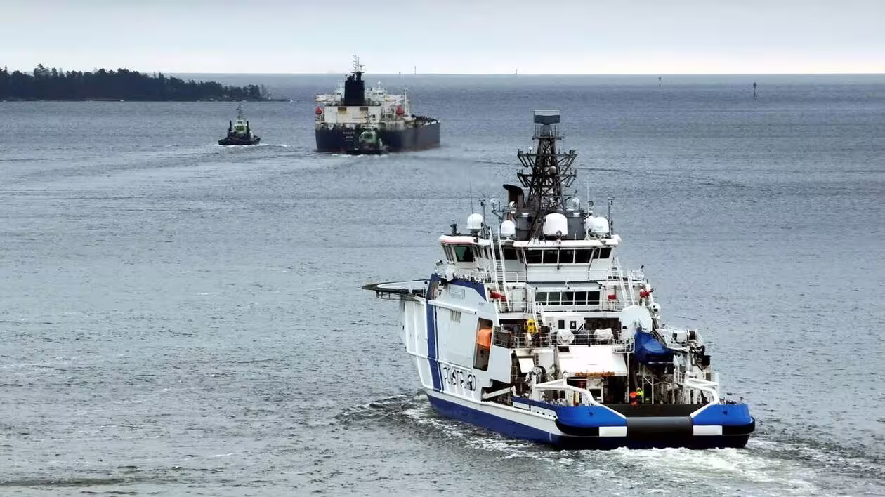 La police finlandaise saisit un navire soupçonné de saboter un câble