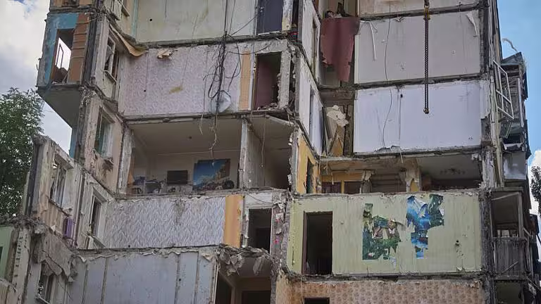 Pologne déploie avions de combat après frappes russes sur Kiev avant