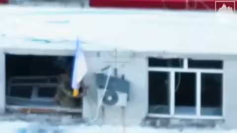 Le régiment d'assaut ukrainien "Skelya" a déclaré avoir libéré le bâtiment du conseil municipal de Pokrovsk et hissé le drapeau national.