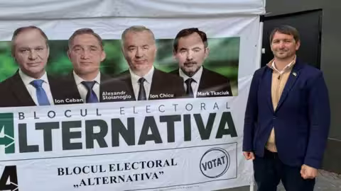 Alexei Cotruta, militant d'Alternativa, un bloc qui se présente comme pro-UE.