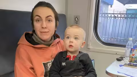 Pour Alina et Taras, le train est une distraction qui leur permet d'échapper aux difficultés de la vie quotidienne.
